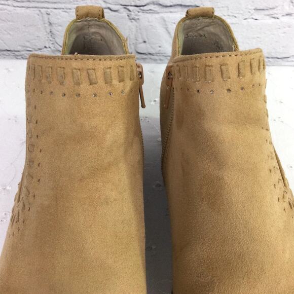 Carlos By Carlos Santana Cowgirl Faux Suede Low Heel Tan Western Bootie 7.5M - Picture 3 of 12